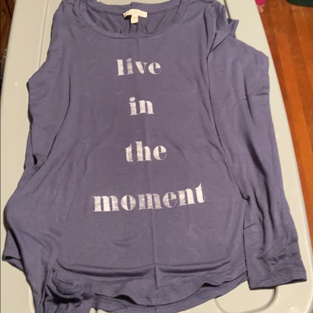 Long sleeve tee shirt